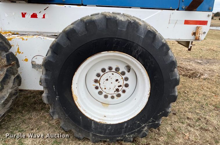 image for item JN9146 2000 John Deere 770C  motor grader