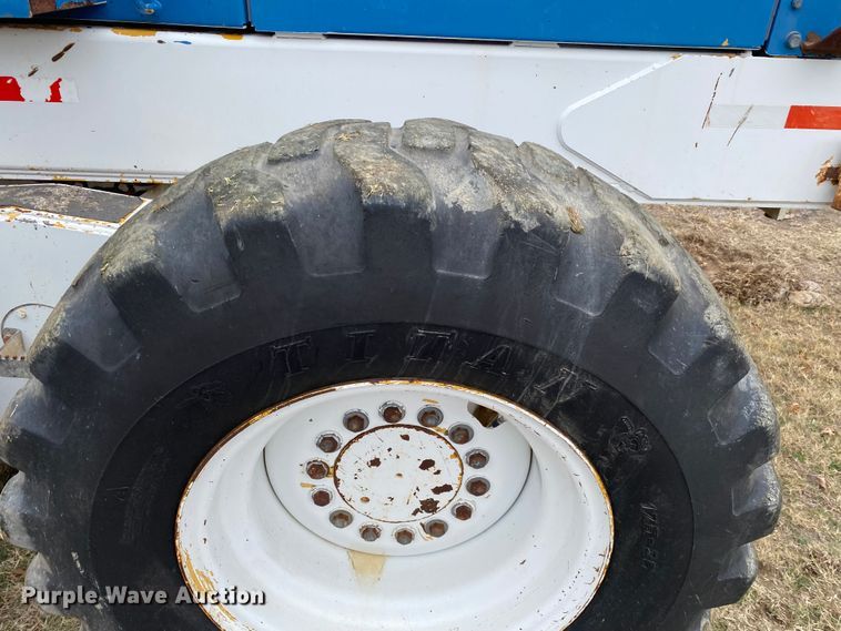 image for item JN9146 2000 John Deere 770C  motor grader