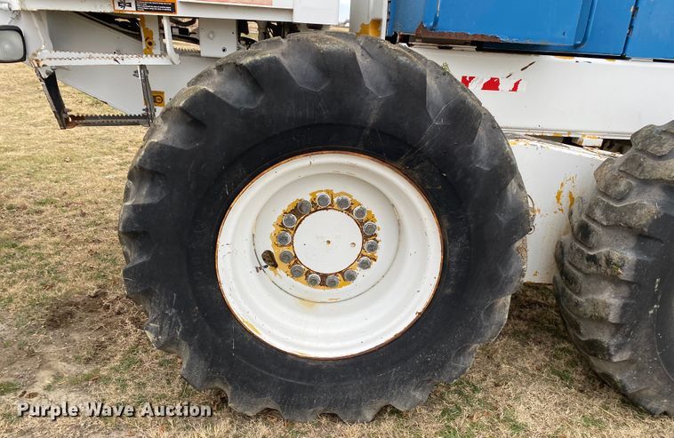 image for item JN9146 2000 John Deere 770C  motor grader