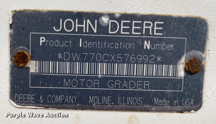 image for item JN9146 2000 John Deere 770C  motor grader
