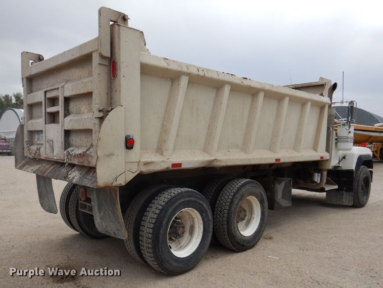 image for item KA9391 2000 Mack RD690S  dump truck
