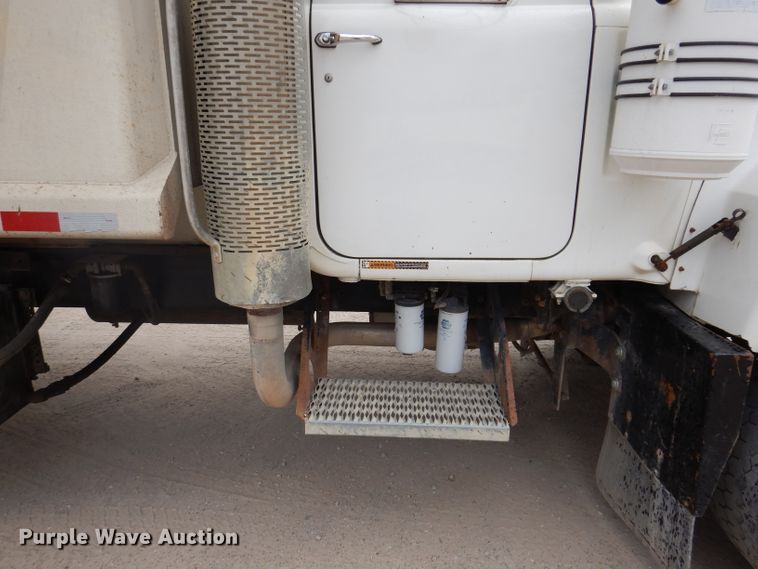 image for item KA9391 2000 Mack RD690S  dump truck