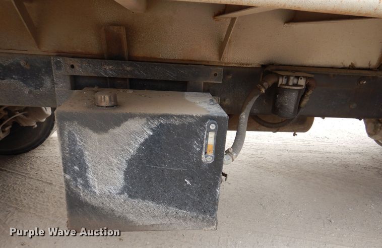 image for item KA9391 2000 Mack RD690S  dump truck