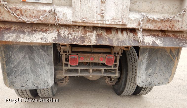 image for item KA9391 2000 Mack RD690S  dump truck