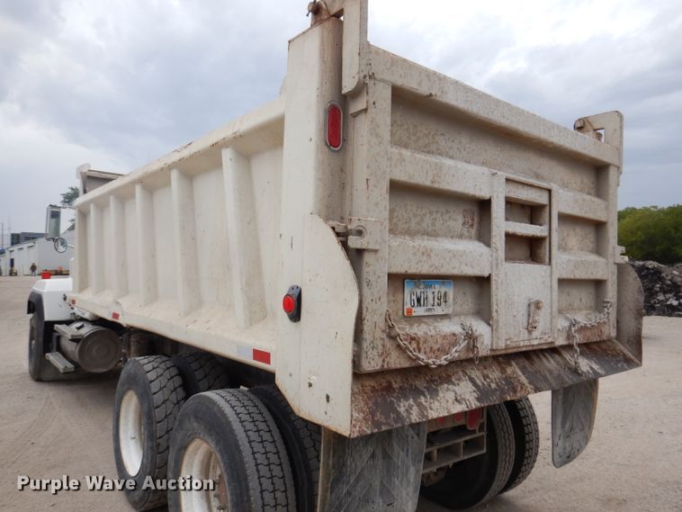 image for item KA9391 2000 Mack RD690S  dump truck
