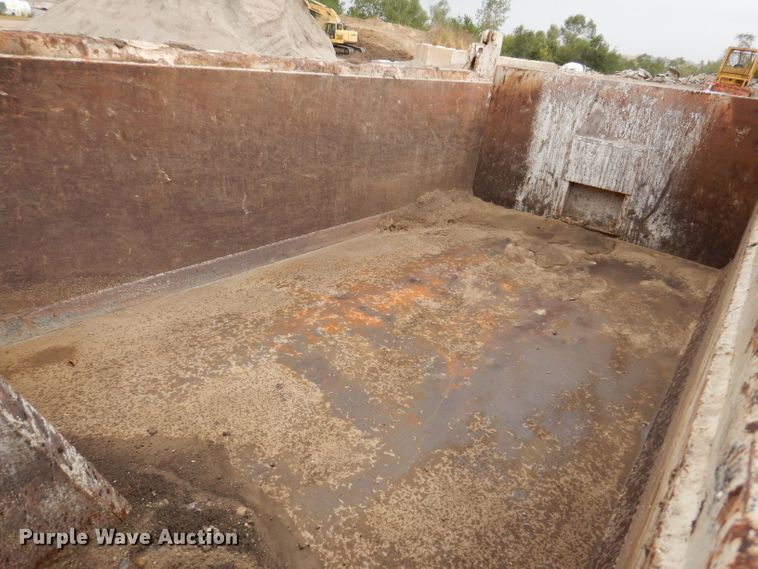 image for item KA9391 2000 Mack RD690S  dump truck