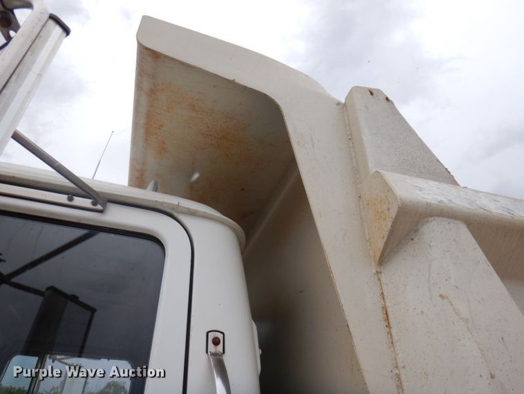 image for item KA9391 2000 Mack RD690S  dump truck