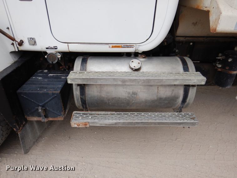 image for item KA9391 2000 Mack RD690S  dump truck