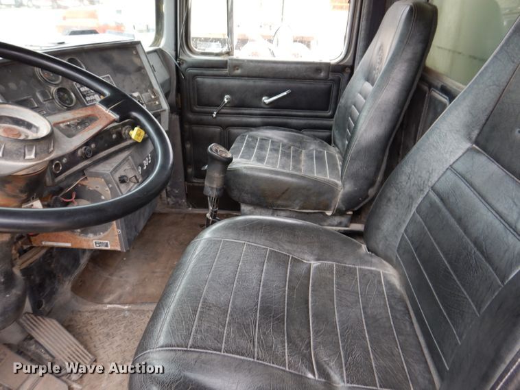 image for item KA9391 2000 Mack RD690S  dump truck