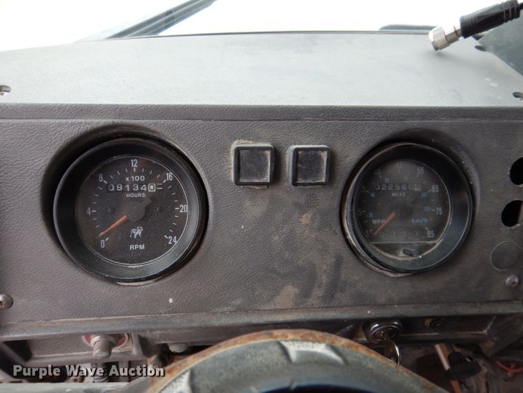 image for item KA9391 2000 Mack RD690S  dump truck