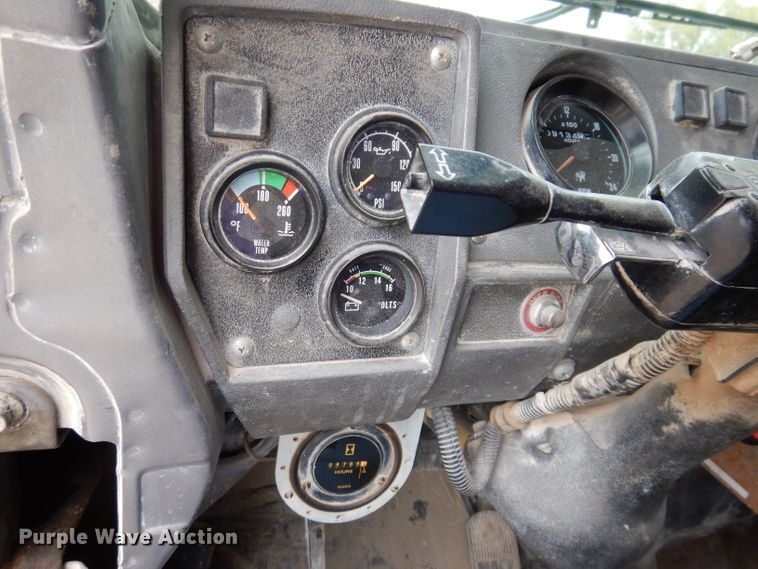 image for item KA9391 2000 Mack RD690S  dump truck