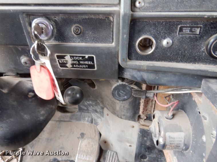 image for item KA9391 2000 Mack RD690S  dump truck