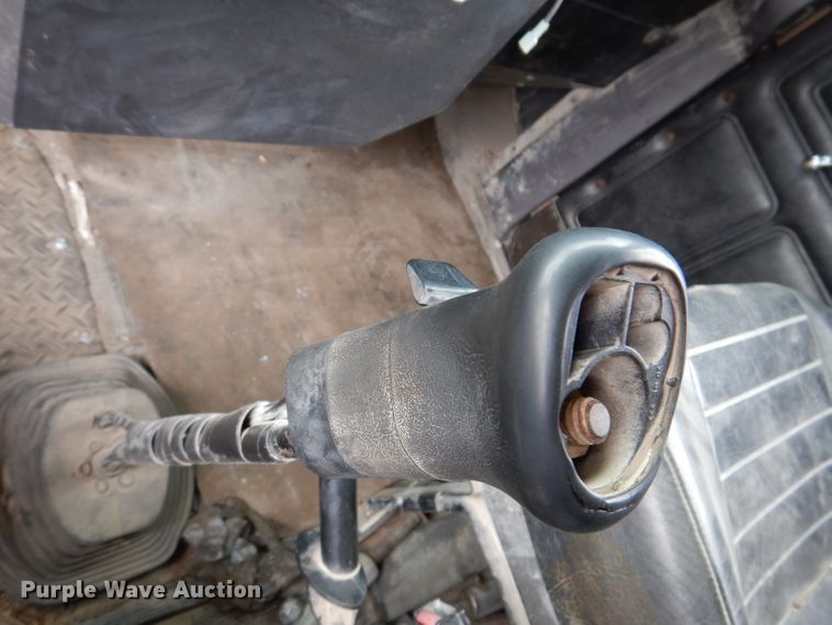 image for item KA9391 2000 Mack RD690S  dump truck