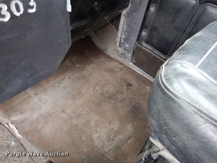 image for item KA9391 2000 Mack RD690S  dump truck