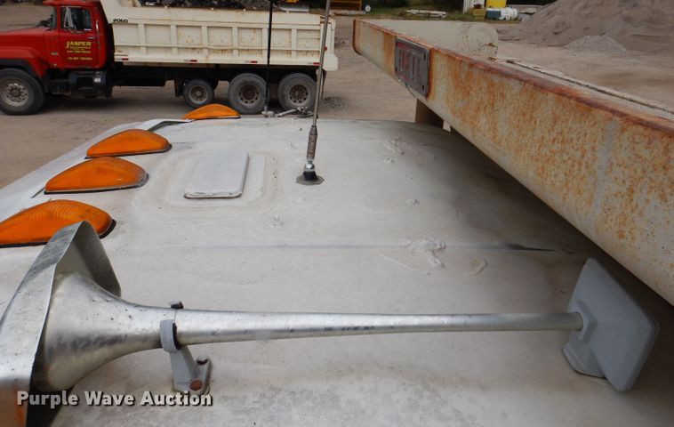 image for item KA9391 2000 Mack RD690S  dump truck