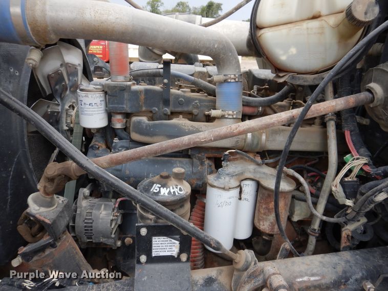 image for item KA9391 2000 Mack RD690S  dump truck