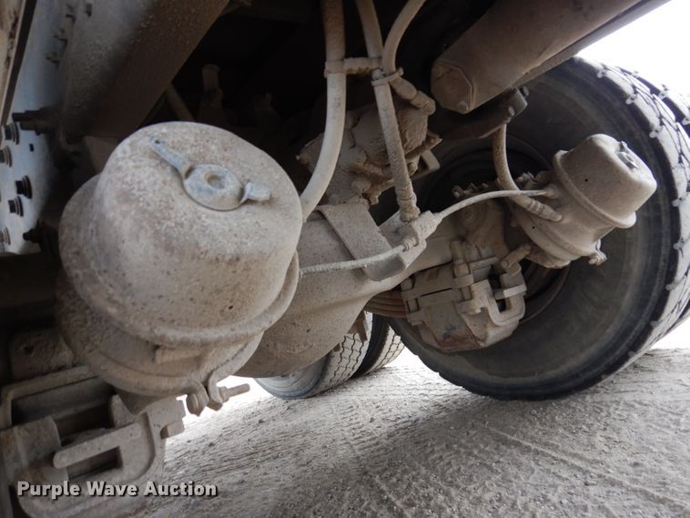 image for item KA9391 2000 Mack RD690S  dump truck