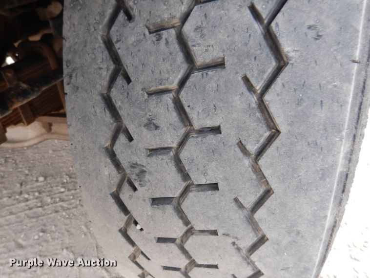 image for item KA9391 2000 Mack RD690S  dump truck