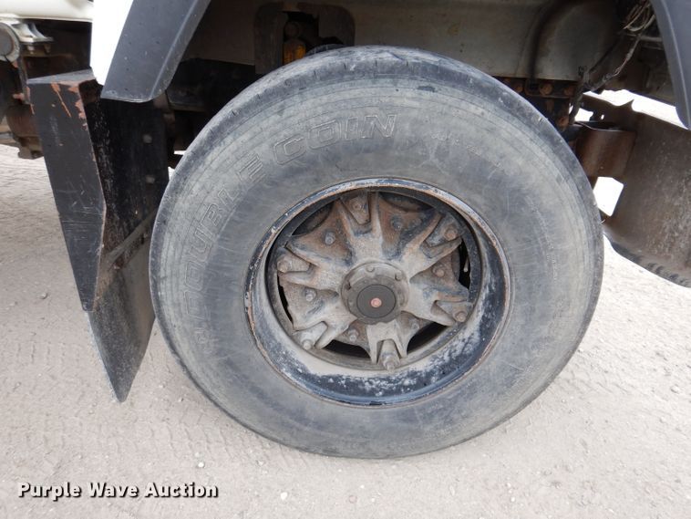 image for item KA9391 2000 Mack RD690S  dump truck