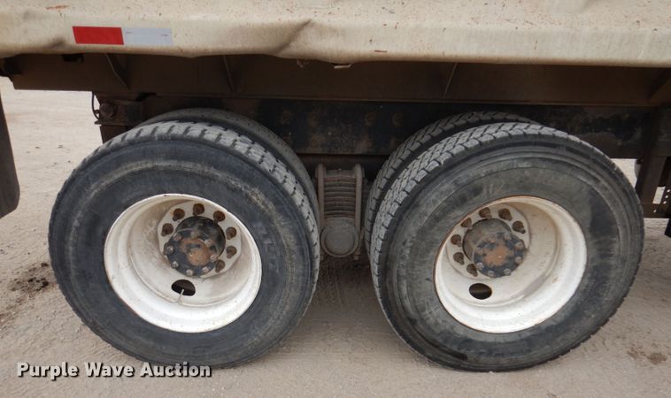 image for item KA9391 2000 Mack RD690S  dump truck