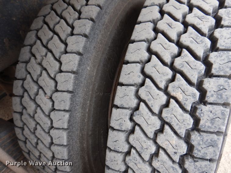 image for item KA9391 2000 Mack RD690S  dump truck