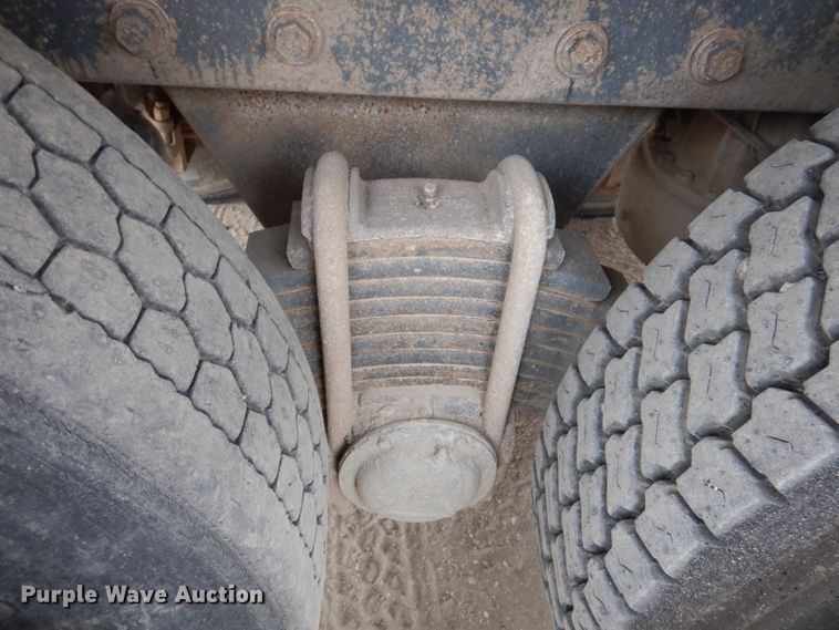 image for item KA9391 2000 Mack RD690S  dump truck