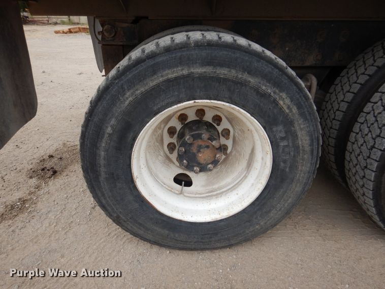 image for item KA9391 2000 Mack RD690S  dump truck