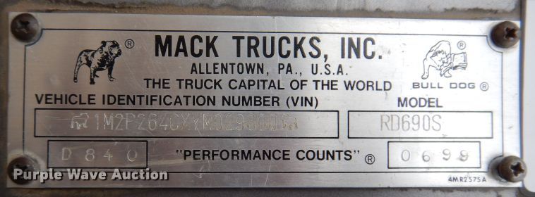 image for item KA9391 2000 Mack RD690S  dump truck