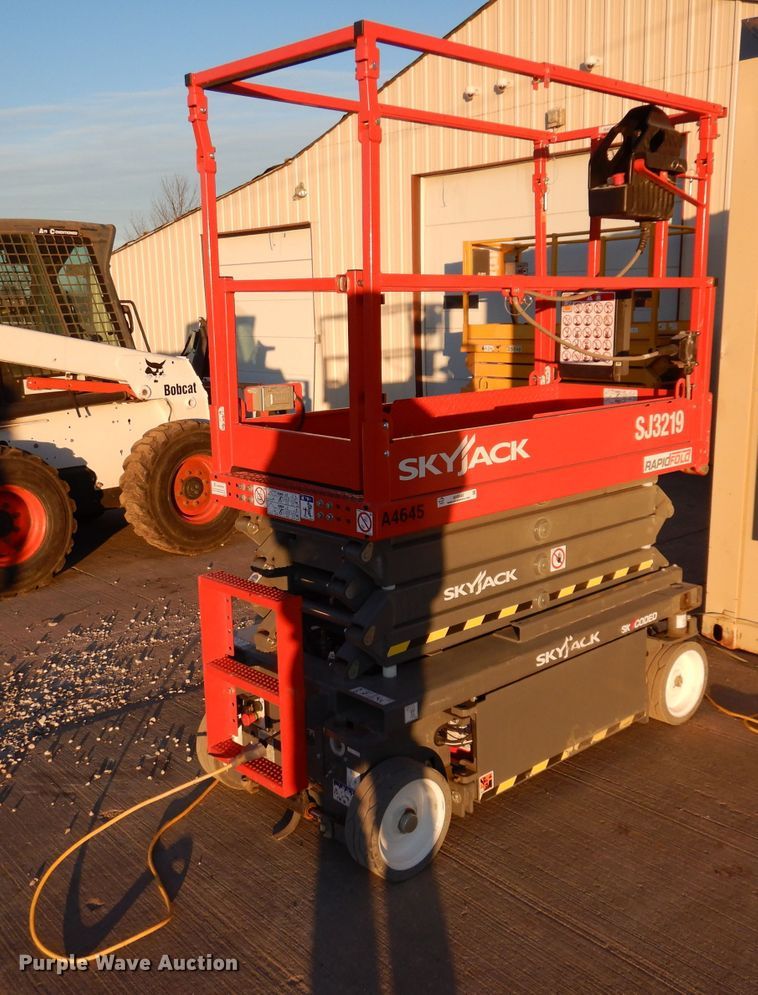 image for item KH9045 2021 Skyjack SJ3219  scissor lift