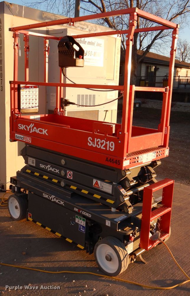 image for item KH9045 2021 Skyjack SJ3219  scissor lift