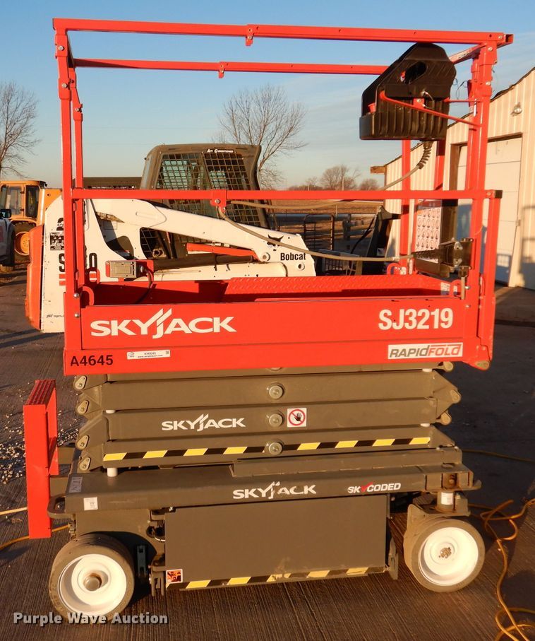 image for item KH9045 2021 Skyjack SJ3219  scissor lift