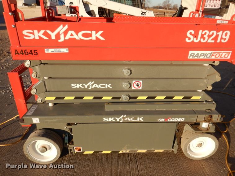 image for item KH9045 2021 Skyjack SJ3219  scissor lift