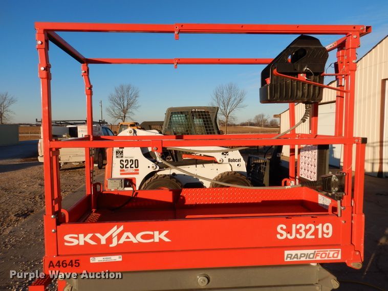 image for item KH9045 2021 Skyjack SJ3219  scissor lift