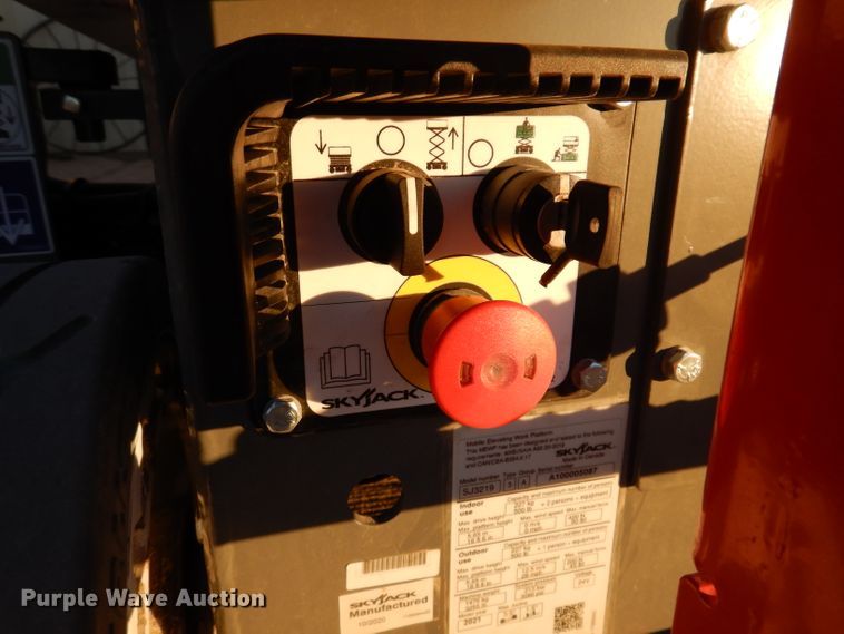 image for item KH9045 2021 Skyjack SJ3219  scissor lift