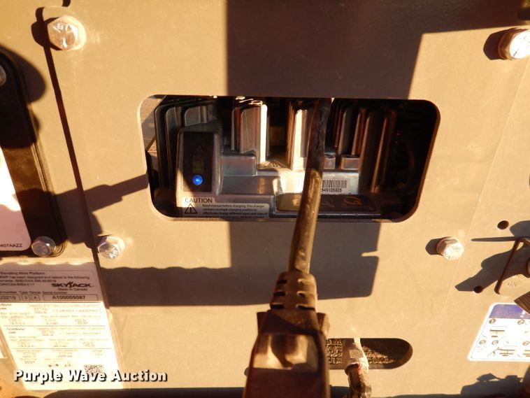 image for item KH9045 2021 Skyjack SJ3219  scissor lift