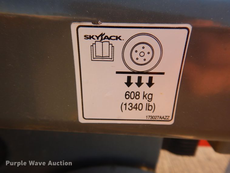 image for item KH9045 2021 Skyjack SJ3219  scissor lift