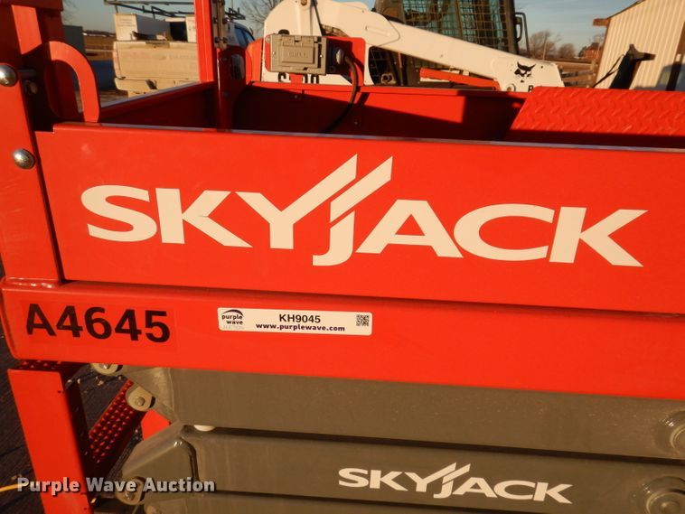 image for item KH9045 2021 Skyjack SJ3219  scissor lift