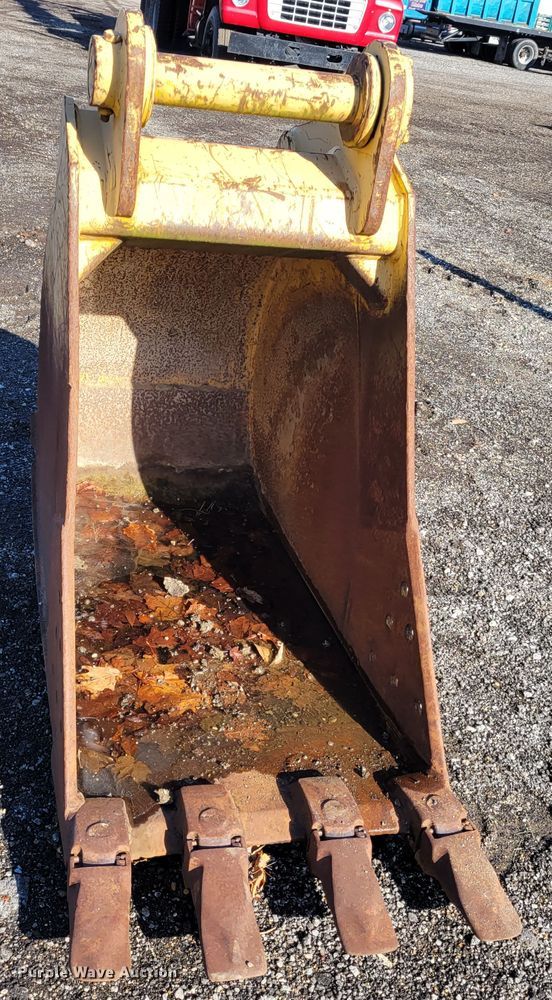 image for item KH9922 Central Fabricators Inc. AT163628  30"W excavator bucket