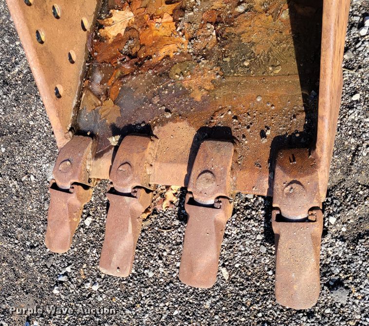 image for item KH9922 Central Fabricators Inc. AT163628  30"W excavator bucket