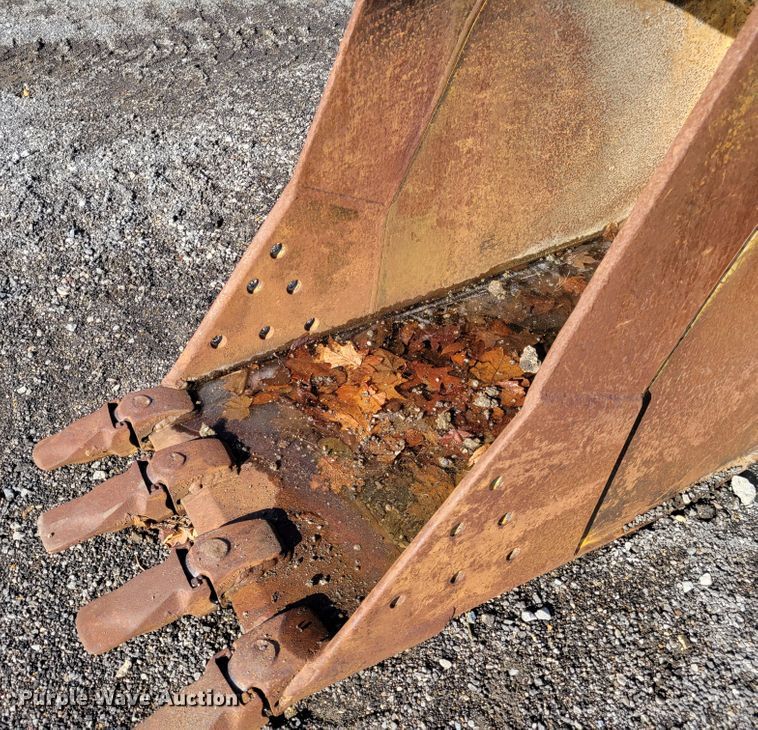 image for item KH9922 Central Fabricators Inc. AT163628  30"W excavator bucket