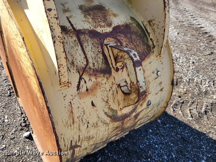 image for item KH9922 Central Fabricators Inc. AT163628  30"W excavator bucket