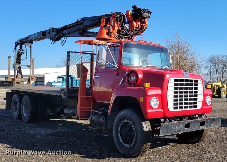 image for item KH9924 1985 Ford 9000  crane truck