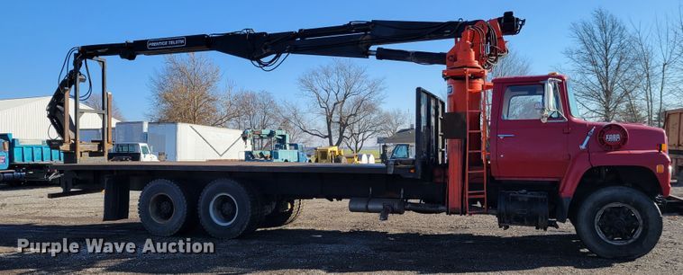 image for item KH9924 1985 Ford 9000  crane truck