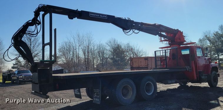 image for item KH9924 1985 Ford 9000  crane truck