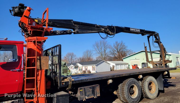 image for item KH9924 1985 Ford 9000  crane truck