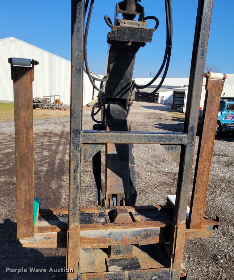 image for item KH9924 1985 Ford 9000  crane truck