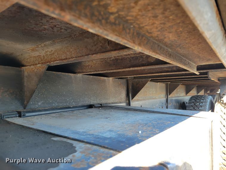 image for item KH9924 1985 Ford 9000  crane truck