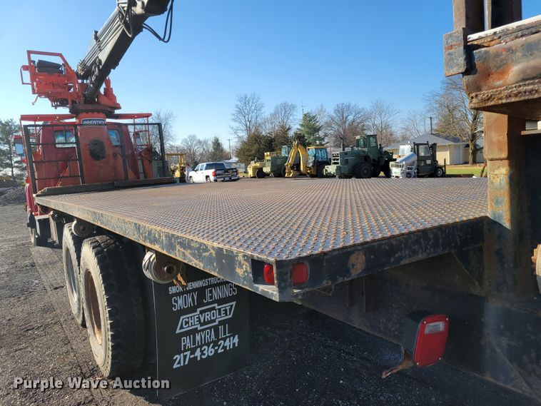 image for item KH9924 1985 Ford 9000  crane truck