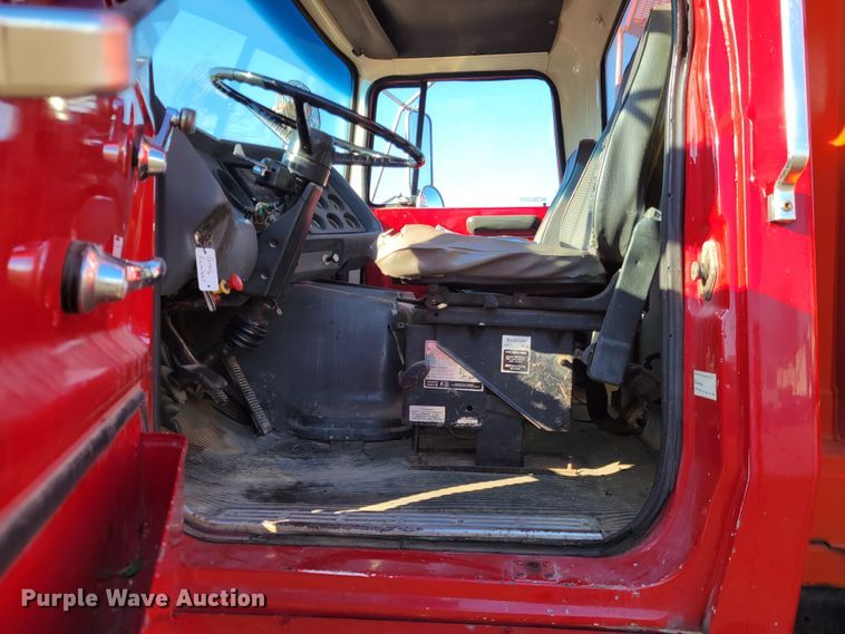 image for item KH9924 1985 Ford 9000  crane truck