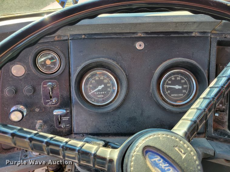 image for item KH9924 1985 Ford 9000  crane truck